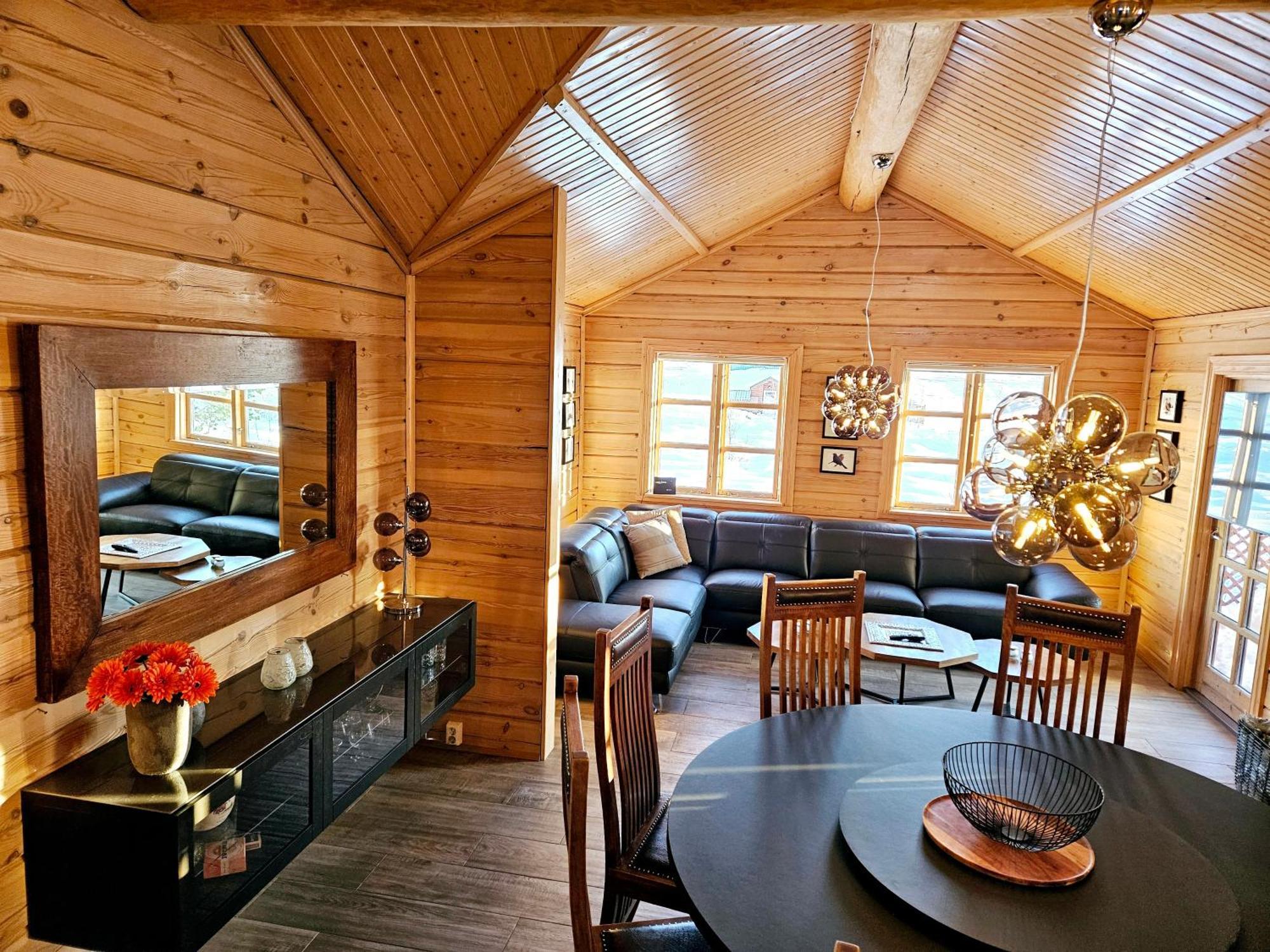 Aurora Vacation Homes Fagravik アークレイリ 部屋 写真