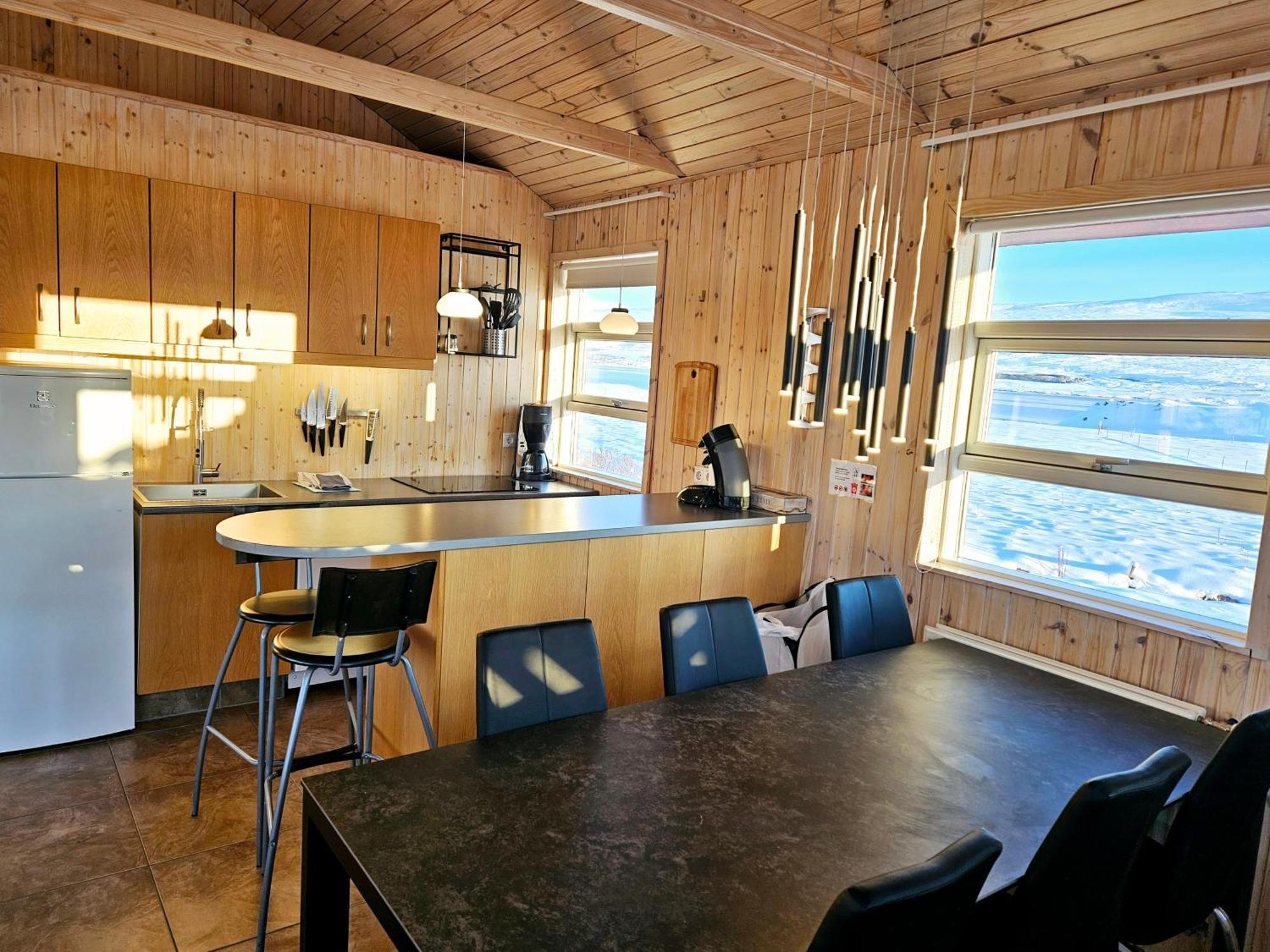 Aurora Vacation Homes Fagravik アークレイリ 部屋 写真