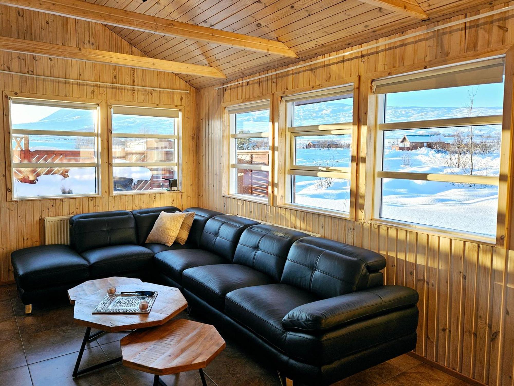 Aurora Vacation Homes Fagravik アークレイリ 部屋 写真