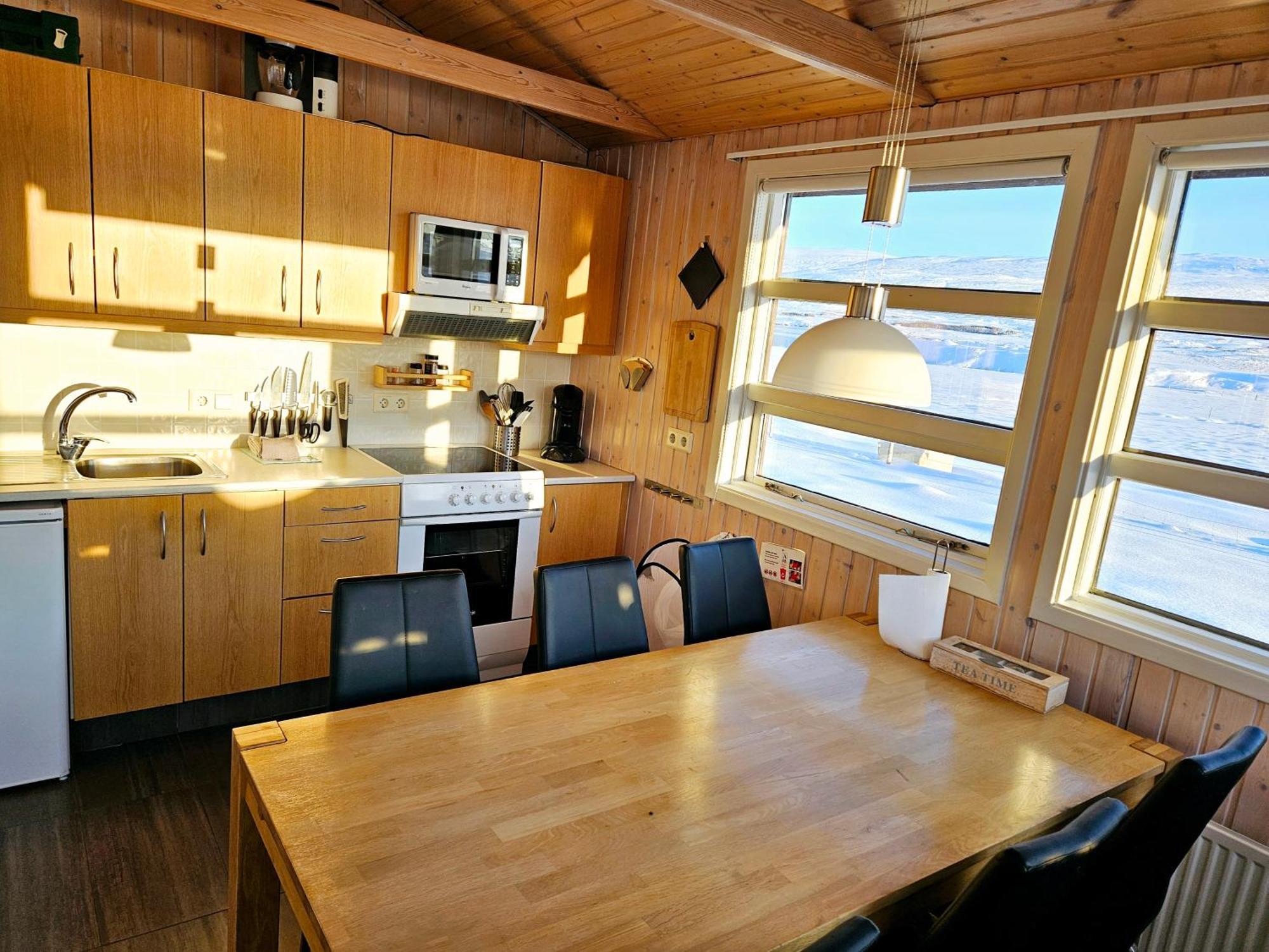 Aurora Vacation Homes Fagravik アークレイリ 部屋 写真