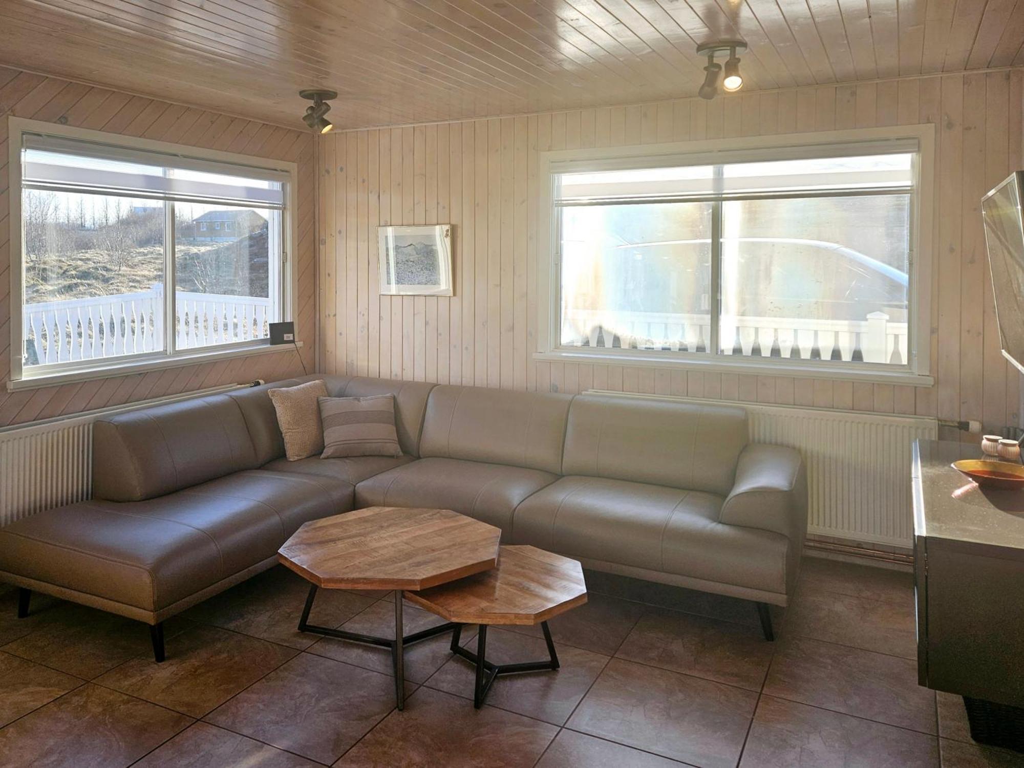 Aurora Vacation Homes Fagravik アークレイリ 部屋 写真