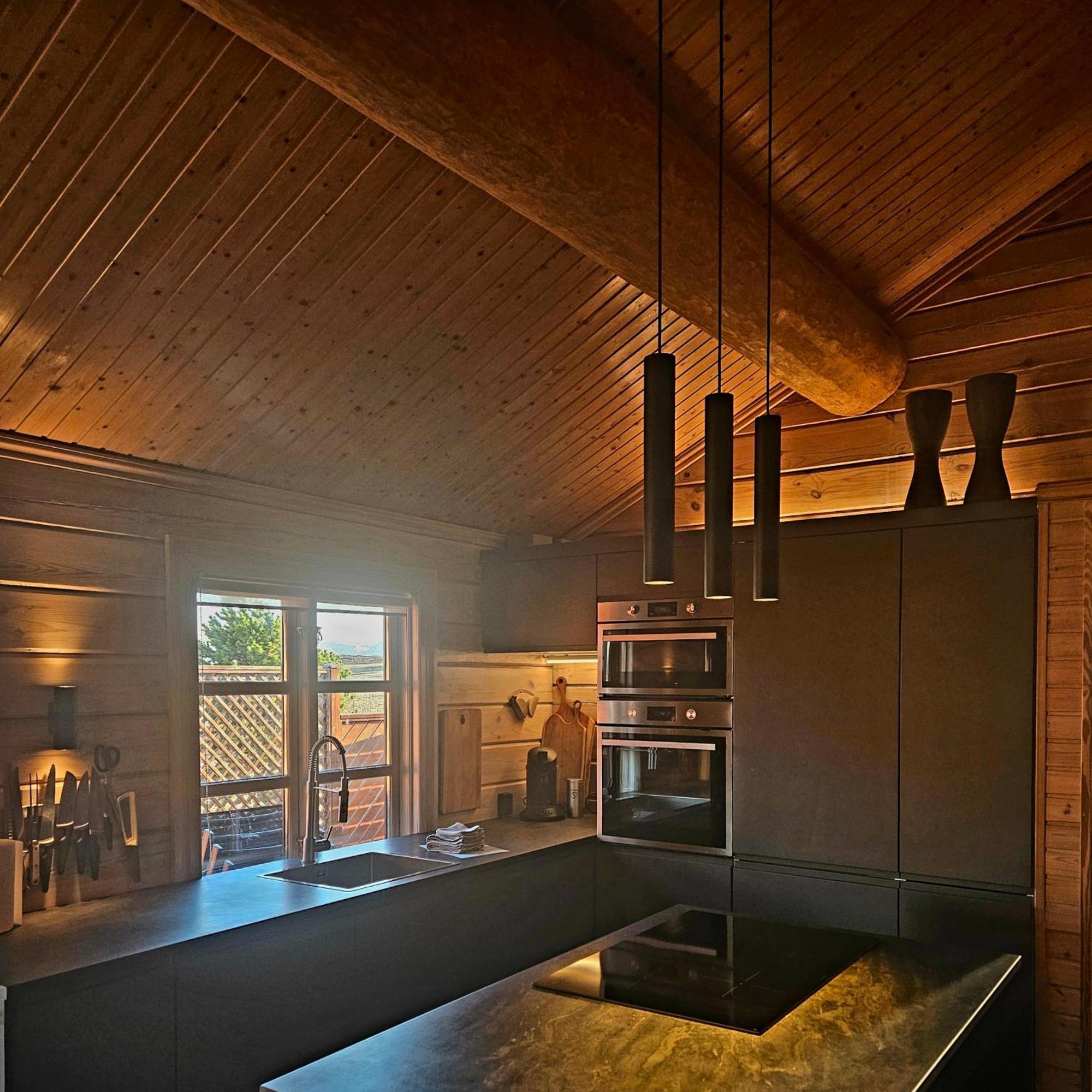 Aurora Vacation Homes Fagravik アークレイリ 部屋 写真